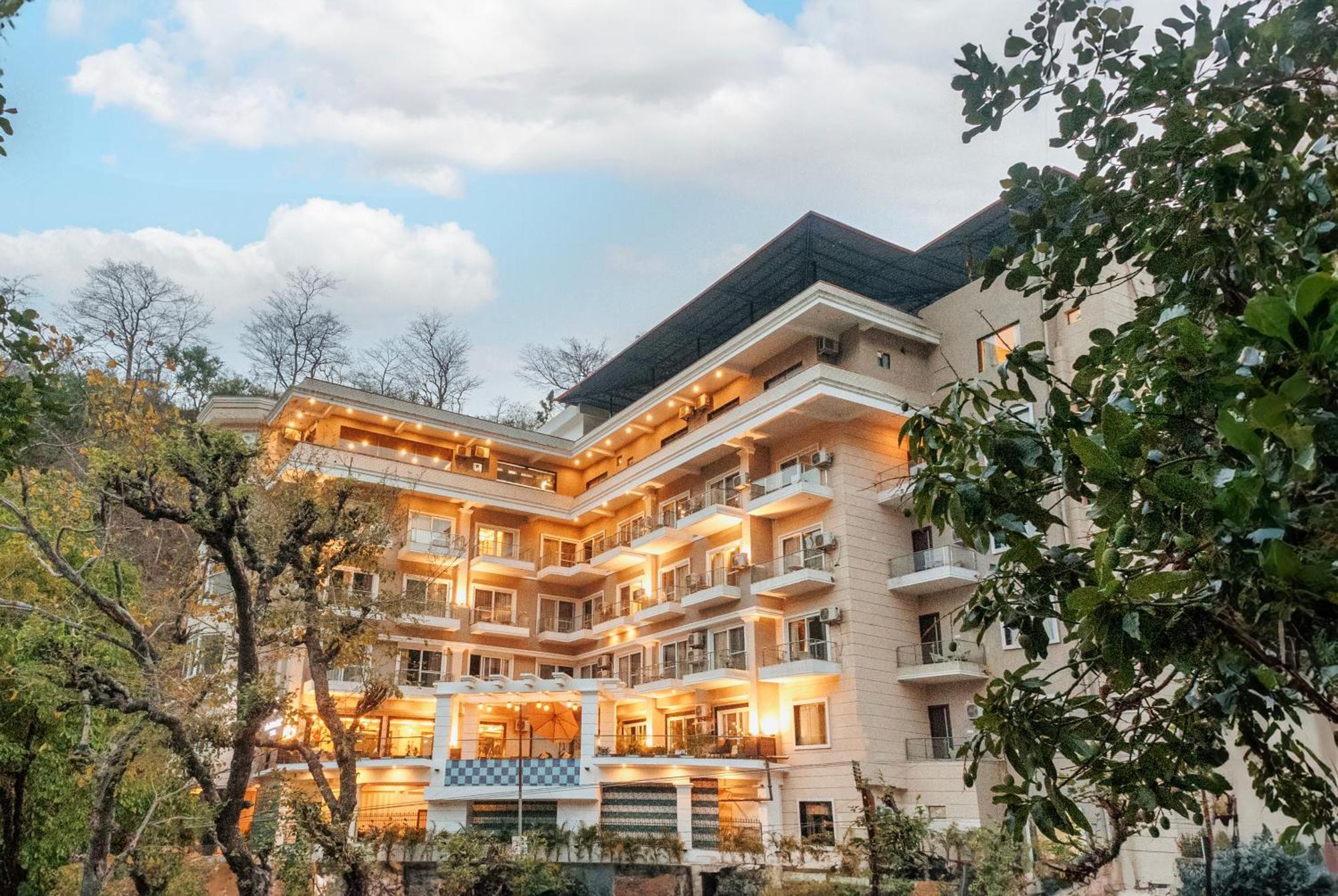 Stone Wood Hotel, Rishīkesh Exteriör bild